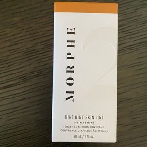 Morphe 2 Skin tint I’m shade of Hint of caramel